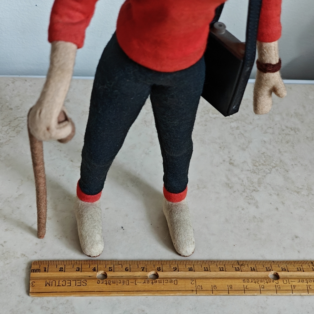 Rare Klumpe Artist Character Doll Lady Hiker Traveller Sightseer 11" Collectible - Picture 11 of 16